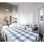 Houze Spacious 9 Bedroom Flat In Central Lisbon * Lisboa